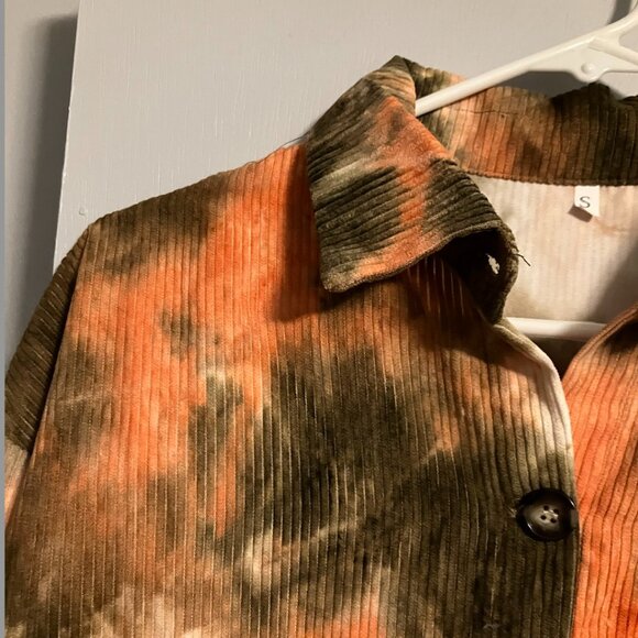 NWOT Unbranded Women's Tie Dyed Corduroy Textured Button Down Top Size S - Picture 2 of 10